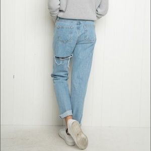Butt ripped brandy melville boyfriend jeans